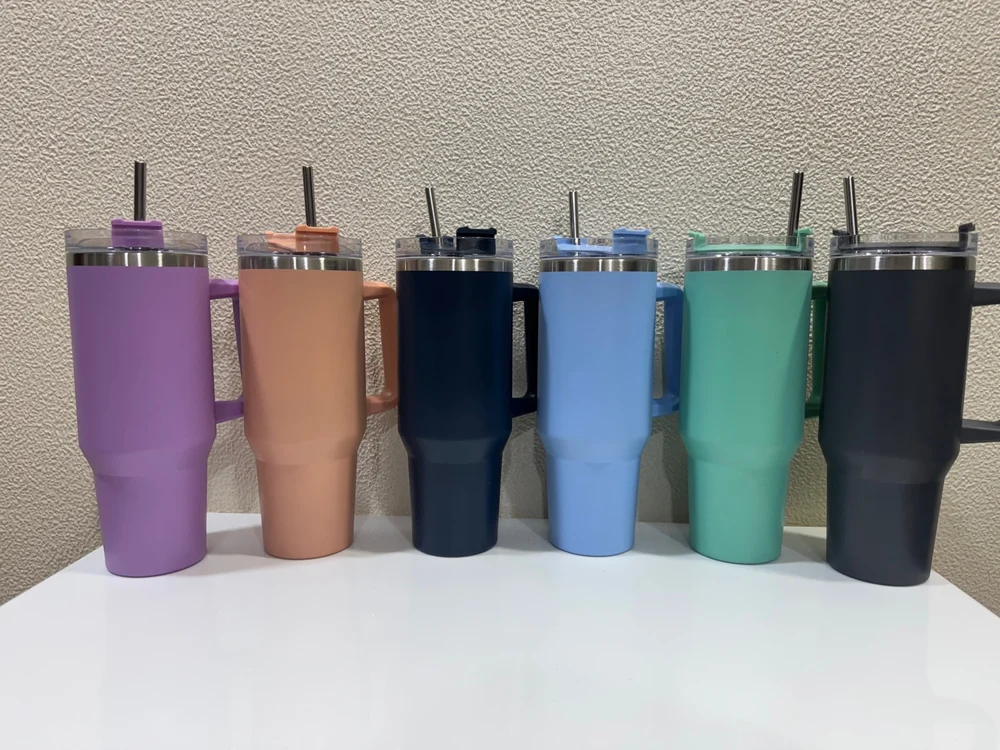 Tumbler with Handle and Straw